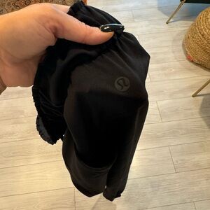 NWOT Lululemon sz 6 On The Fly Jogger Black Woven dance studio on the move